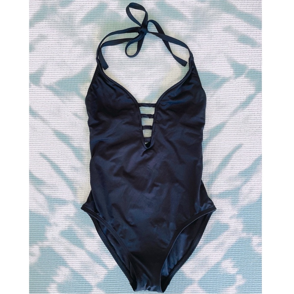 LA BLANCA Island Goddess Lattice one piece swimsuit black size 4